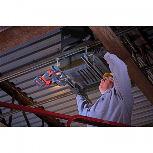 Пила дисковая аккумуляторная бесщеточная по металу MILWAUKEE M18 FMCS-0X Ø150мм (каркас+HDкейс)
