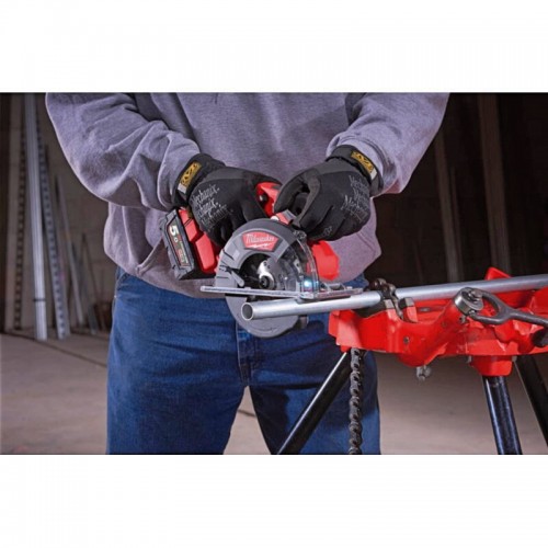 Пила дисковая аккумуляторная бесщеточная по металу MILWAUKEE M18 FMCS-0X Ø150мм (каркас+HDкейс)