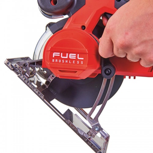 Пила дисковая аккумуляторная бесщеточная по металу MILWAUKEE M18 FMCS-0X Ø150мм (каркас+HDкейс)