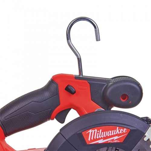 Пила дисковая аккумуляторная бесщеточная по металу MILWAUKEE M18 FMCS-0X Ø150мм (каркас+HDкейс)