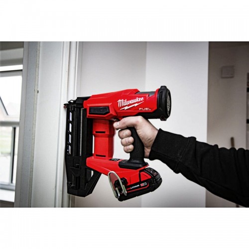Пистолет гвоздезабивной аккумуляторный бесщёточный MILWAUKEE M18 FN16GS-0X (25-64мм)(каркас, HDкейс)