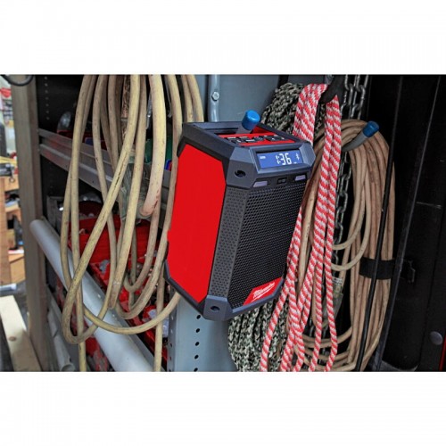 Динамик аккумуляторный DAB+/Зарядное устройство MILWAUKEE M12 RCDAB+