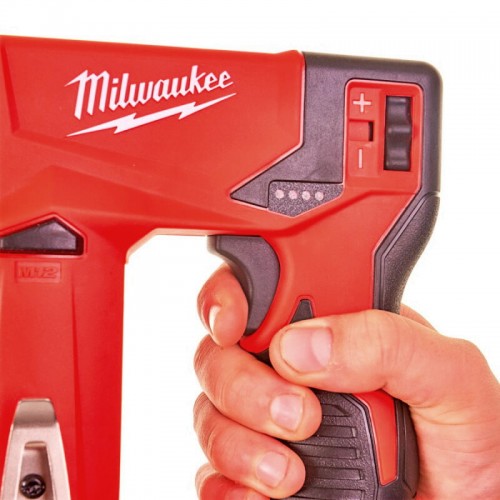 Степлер скобозабивной аккумуляторный MILWAUKEE M12 BST-0 (каркас)