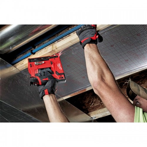 Степлер скобозабивной аккумуляторный MILWAUKEE M12 BST-0 (каркас)