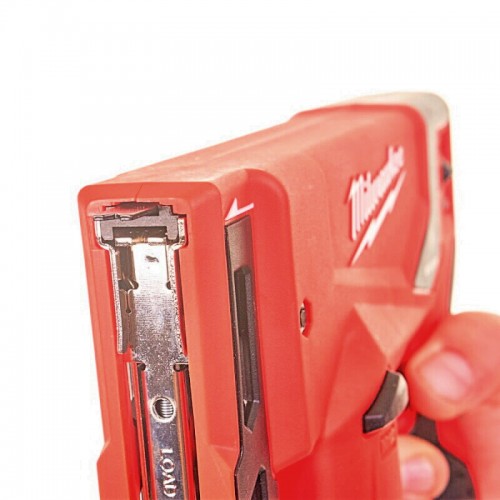 Степлер скобозабивной аккумуляторный MILWAUKEE M12 BST-202X (ЗУ+2акк.Х2ач+HDкейс)