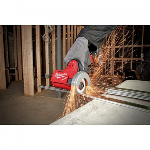 Пила дисковая универсальная аккумуляторная бесщёточная MILWAUKEE M12 FCOT-422X, Ø76 (ЗУ+2акк+кейс)