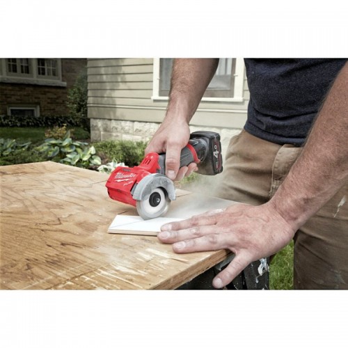 Пила дисковая универсальная аккумуляторная бесщёточная MILWAUKEE M12 FCOT-422X, Ø76 (ЗУ+2акк+кейс)