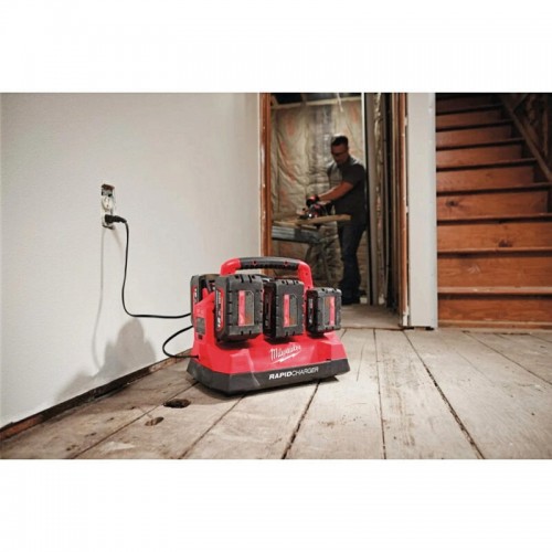 Зарядное устройство MILWAUKEE M18 PC6 (на 6 акк.) PACKOUT, (замена на 4932498551)